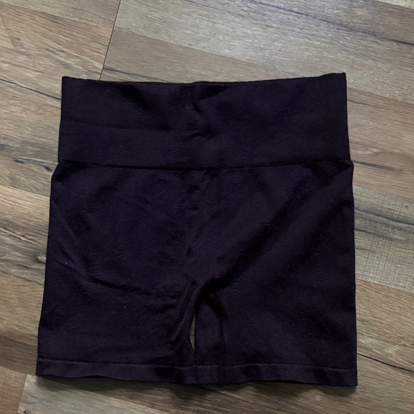 Gymshark Adapt Fleck Shorts Maroon - Picture 2 of 2